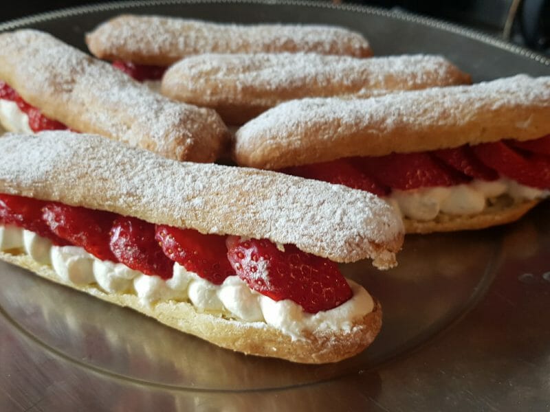 Cliquez pour zoomer ! Éclairs fraises chantilly Thermomix par cgs