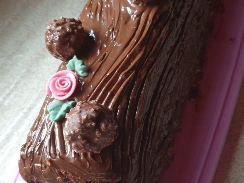 Cliquez pour zoomer ! Bûche Ferrero Rocher Thermomix par Margouillat81