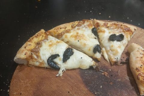 Cliquez pour zoomer ! Pizza au thon et aux olives Thermomix par mohamed_38