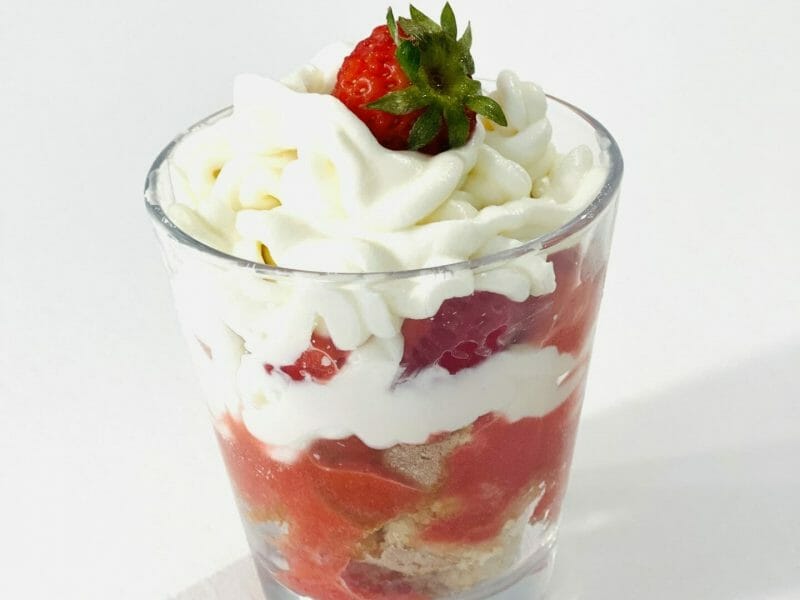 Cliquez pour zoomer ! Tiramisu aux fraises en verrines Thermomix par lucie2509