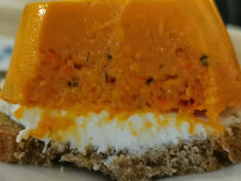 Cliquez pour zoomer ! Dômes à la mousse de poivrons et chèvre frais Thermomix par lolaxel42