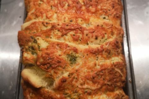 Cliquez pour zoomer ! Pain à l’ail, persil et mozzarella Thermomix par grimlly