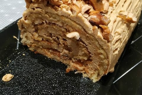 Cliquez pour zoomer ! Bûche pralinée aux éclats de noisettes caramélisés au Thermomix