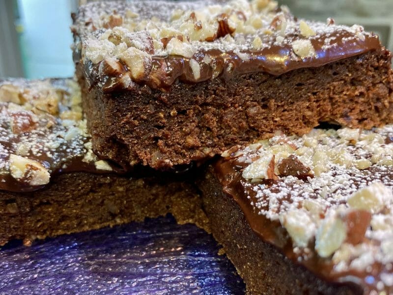 Cliquez pour zoomer ! Cake chocolat noisettes fondant Thermomix par elorayabd06