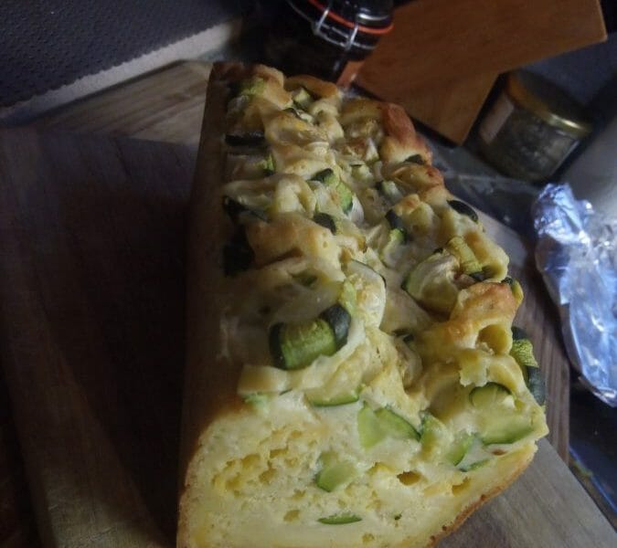 Cliquez pour zoomer ! Cake courgettes et cheddar Thermomix par Antoine34
