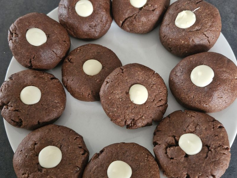 Cliquez pour zoomer ! Cookies aux 3 chocolats et noisettes Thermomix par ApplePine