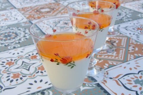 Cliquez pour zoomer ! Panna cotta au sirop de pamplemousse Thermomix par nadinemarie