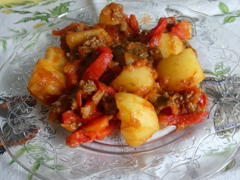 Cliquez pour zoomer ! Boeuf aux poivrons et pommes de terre Thermomix par nadinemarie