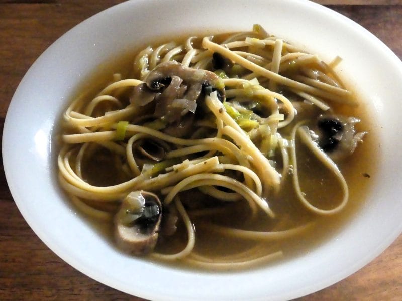 Cliquez pour zoomer ! Bouillon Chinois, poulet et poireaux Thermomix par nadinemarie