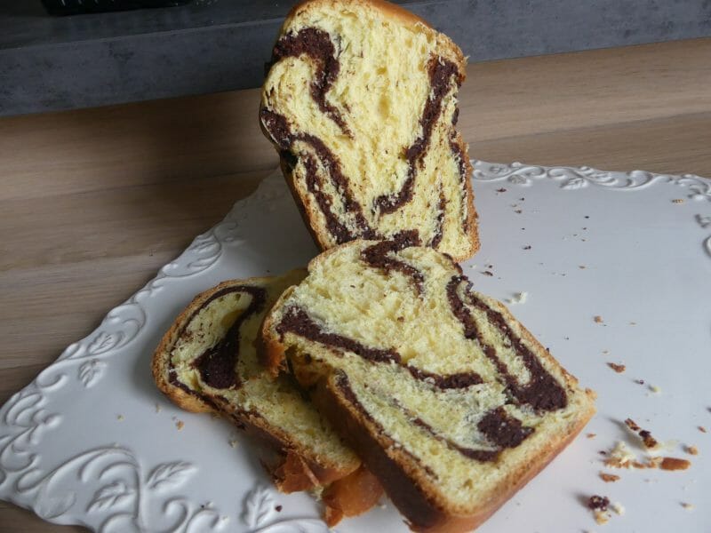 Cliquez pour zoomer ! Cozonac – Brioche roumaine aux noix et chocolat Thermomix par nadinemarie
