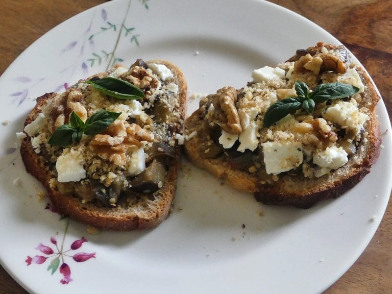 Cliquez pour zoomer ! Brushetta aubergines, chèvre et noix Thermomix par nadinemarie