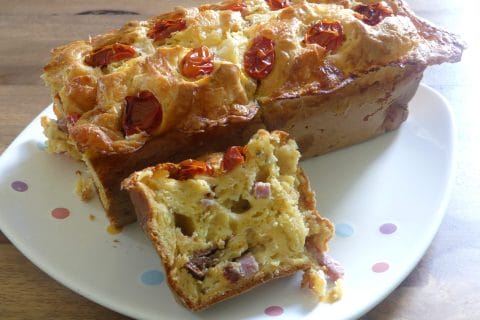 Cliquez pour zoomer ! Cake tomates mozzarella et lardons Thermomix par nadinemarie