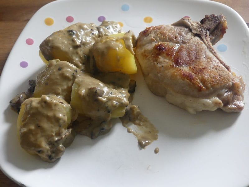 Cliquez pour zoomer ! Côtes de porc et sa sauce moutardée Thermomix par nadinemarie