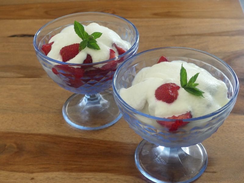 Cliquez pour zoomer ! Délices fraises et chocolat blanc Thermomix par nadinemarie