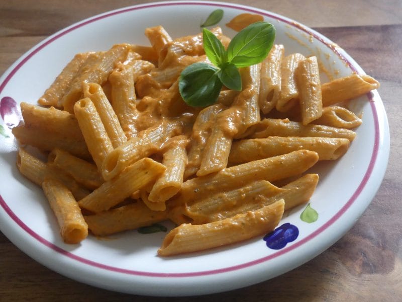 Cliquez pour zoomer ! Pâtes sauce rosée ail et basilic Thermomix par nadinemarie