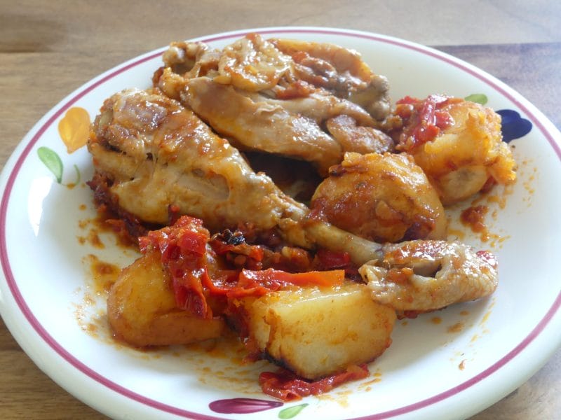 Cliquez pour zoomer ! Poulet aux pommes de terre, poivron et tomates Thermomix par nadinemarie