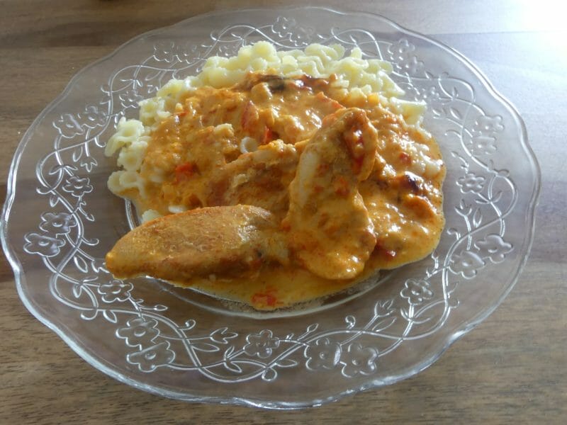 Cliquez pour zoomer ! Poulet à la crème de poivrons Thermomix par nadinemarie