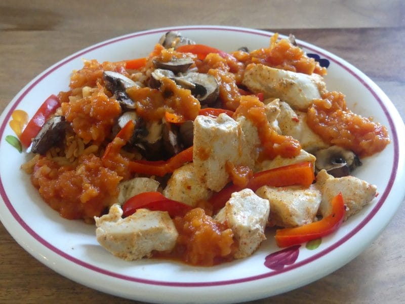 Cliquez pour zoomer ! Poulet sauce poivron-tomate, riz et ses légumes Thermomix par nadinemarie