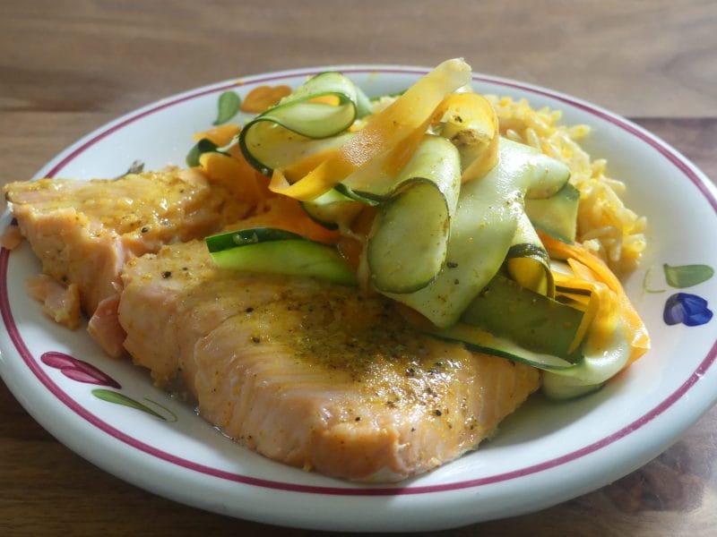 Cliquez pour zoomer ! Saumon sauce curry et tagliatelles de légumes Thermomix par nadinemarie