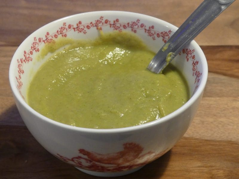 Cliquez pour zoomer ! Soupe de brocolis et pommes de terre Thermomix par nadinemarie