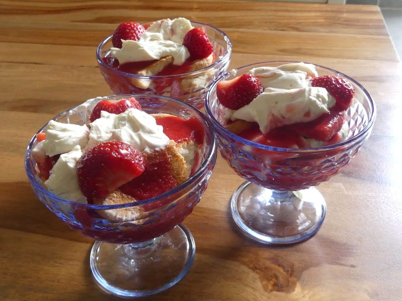 Cliquez pour zoomer ! Tiramisu aux fraises en verrines Thermomix par nadinemarie