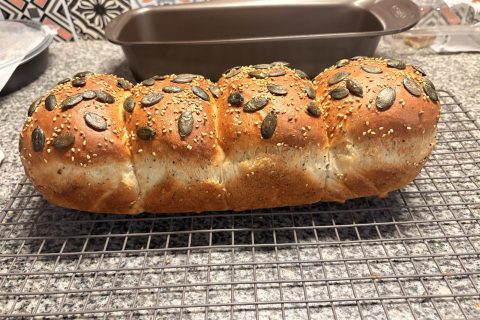 Cliquez pour zoomer ! Pain de mie aux blancs d’oeufs et aux graines de céréales Thermomix par bisounours03