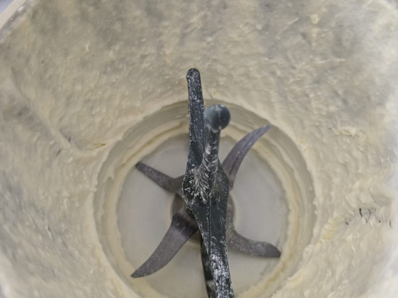 Cliquez pour zoomer ! Bûche de Noël framboises et chocolat blanc Thermomix par vitamine28