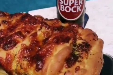 Cliquez pour zoomer ! Pain à l’ail, persil et mozzarella Thermomix par adoptemomo