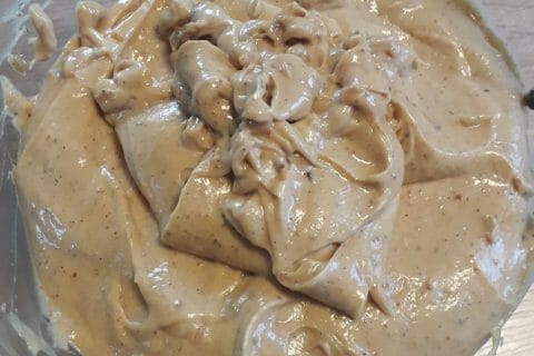 Cliquez pour zoomer ! Bûche pralinée aux éclats de noisettes caramélisés Thermomix par coquoergosum