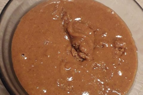 Cliquez pour zoomer ! Bûche pralinée aux éclats de noisettes caramélisés Thermomix par coquoergosum