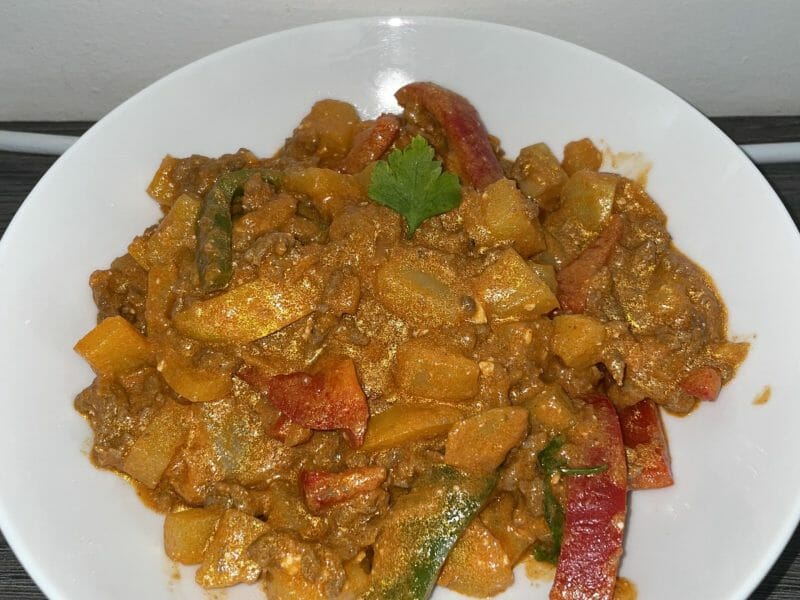 Cliquez pour zoomer ! Boeuf aux poivrons et pommes de terre Thermomix par esmeralda_7