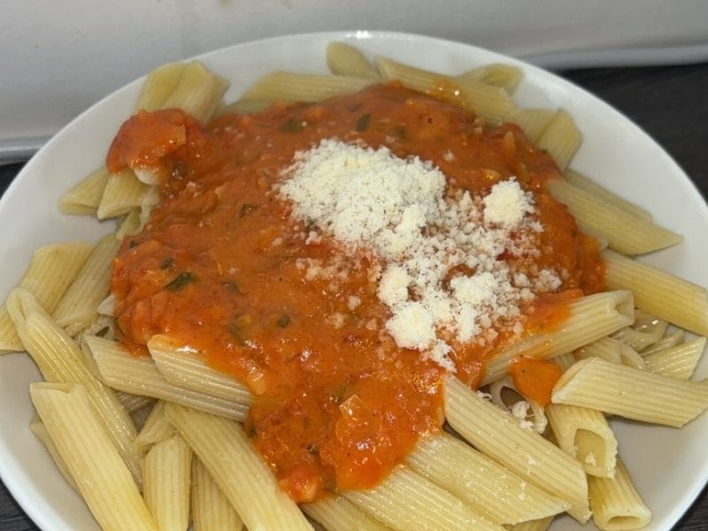 Cliquez pour zoomer ! Pâtes sauce rosée ail et basilic Thermomix par esmeralda_7