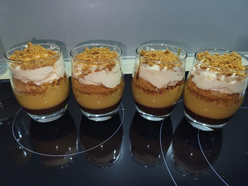Cliquez pour zoomer ! Verrines pommes caramel et spéculoos Thermomix par encuisineavecletty