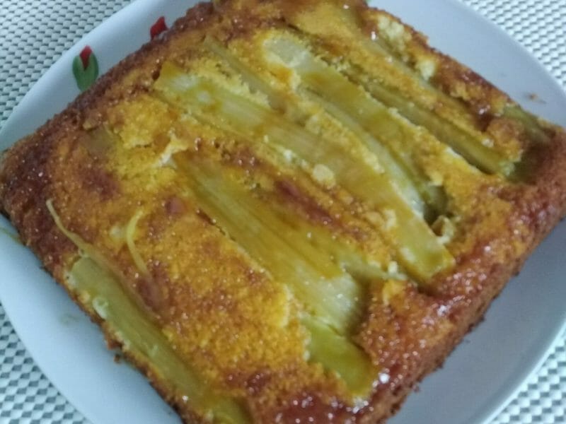 Cliquez pour zoomer ! Gâteau renversé à la rhubarbe et caramel au beurre salé Thermomix par magali_romain