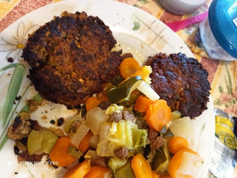 Cliquez pour zoomer ! Steaks lentilles, pois chiches, courgettes Thermomix par celine_1174