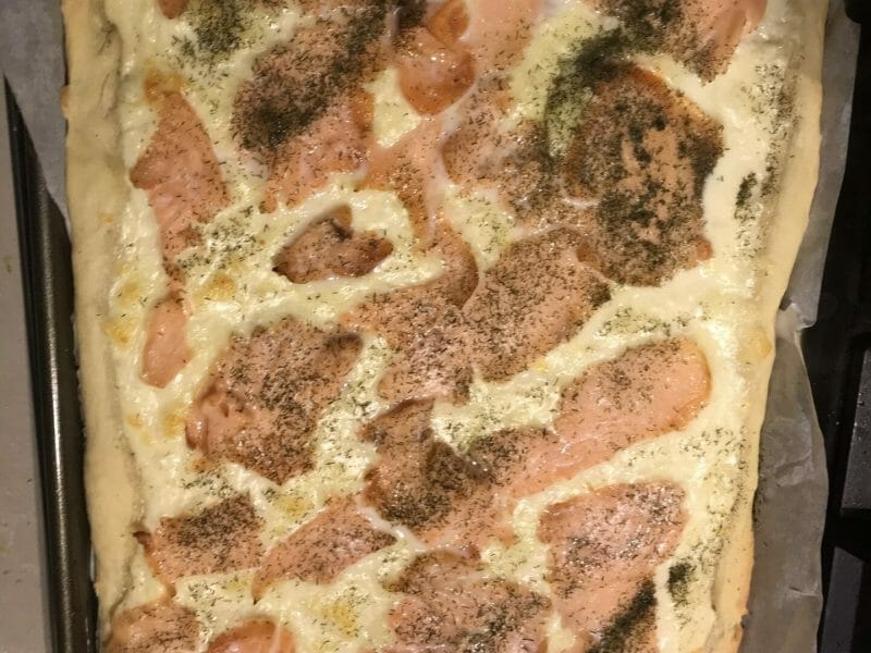 Cliquez pour zoomer ! Pizza au saumon et sauce kiri Thermomix par Yassou