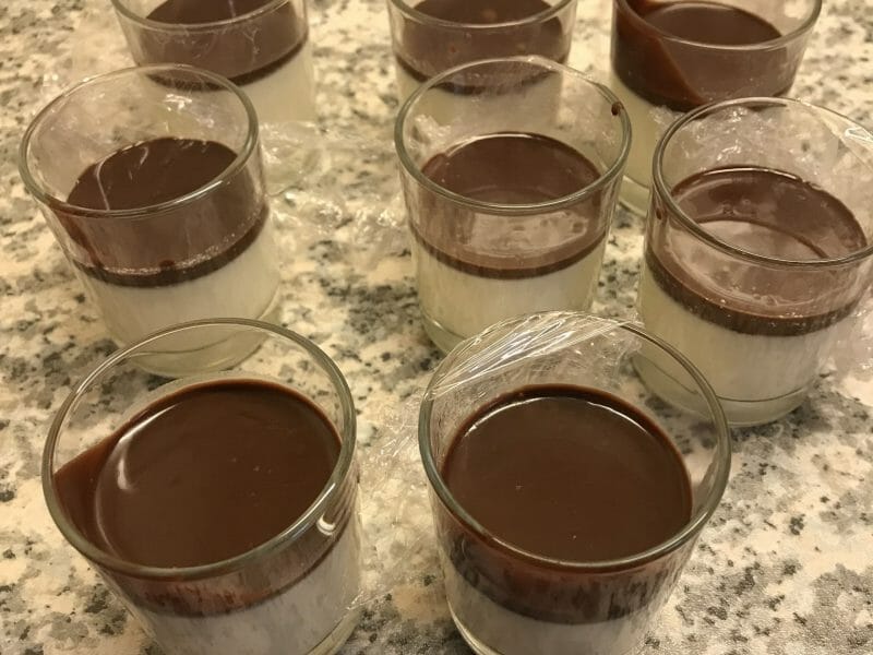 Cliquez pour zoomer ! Panna cotta à la pastille Vichy et sa coque choco-Get 27 Thermomix par Coconini