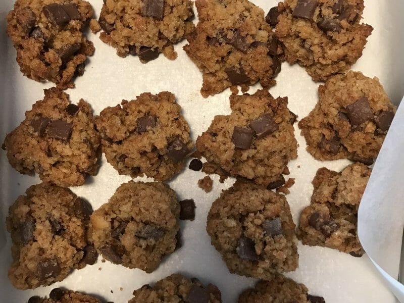 Cliquez pour zoomer ! Cookies au pain rassis et pépites de chocolat Thermomix par Coconini