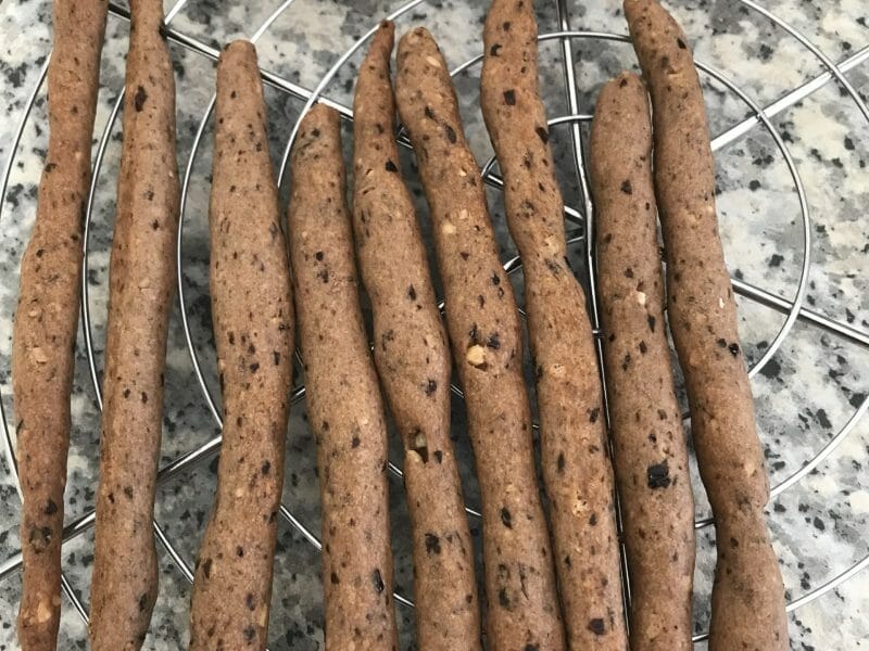 Cliquez pour zoomer ! Gressins parmesan basilic Thermomix par Coconini