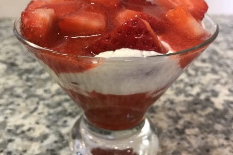 Cliquez pour zoomer ! Tiramisu aux fraises en verrines Thermomix par Coconini