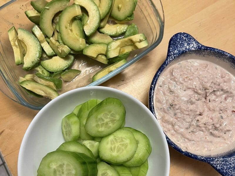 Cliquez pour zoomer ! Avocats aux rillettes de thon au basilic Thermomix par Coconini