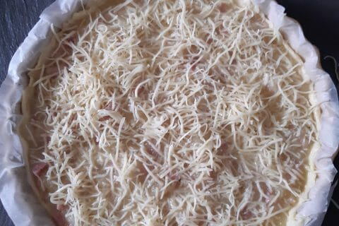 Cliquez pour zoomer ! Tarte aux oignons, lardons et moutarde douce Thermomix par julie_frn