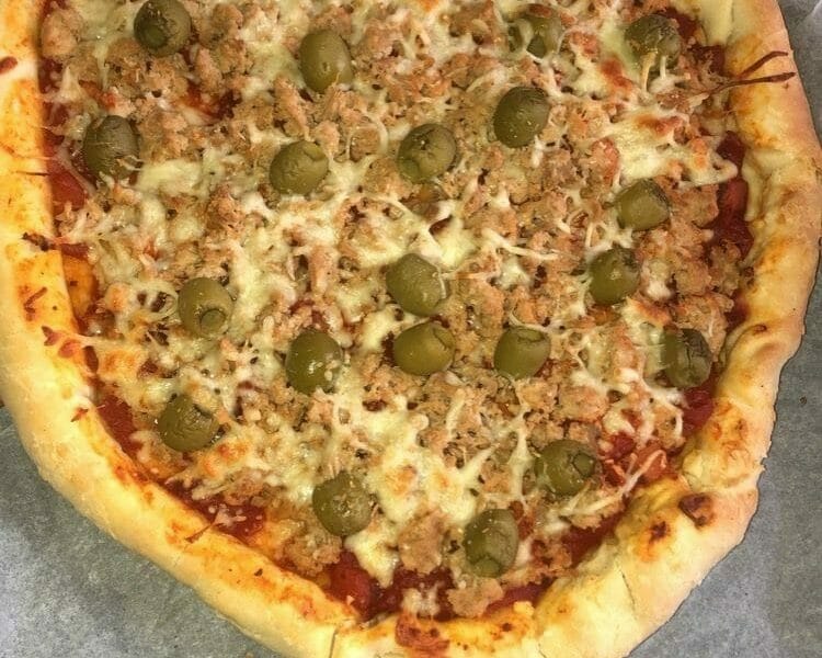 Cliquez pour zoomer ! Pizza au thon et aux olives Thermomix par Fati