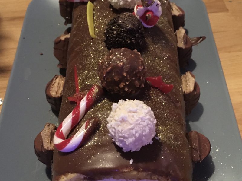 Cliquez pour zoomer ! Bûche Ferrero Rocher Thermomix par Sylviane92230