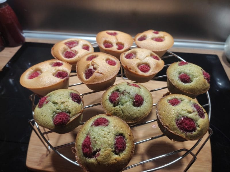 Cliquez pour zoomer ! Visitandines aux framboises Thermomix par lechatquiharpe