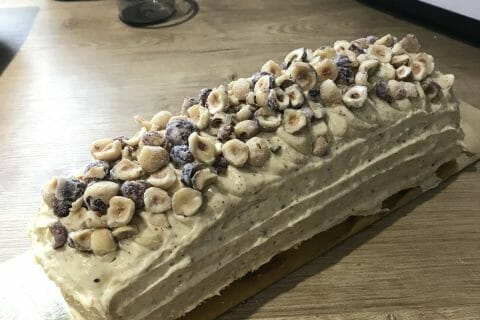 Cliquez pour zoomer ! Bûche pralinée aux éclats de noisettes caramélisés Thermomix par stephanie_986