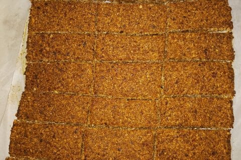 Cliquez pour zoomer ! Barres de céréales à la banane, noix et dattes Thermomix par misslaurette78