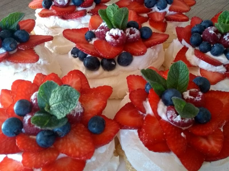 Cliquez pour zoomer ! Mini pavlova aux fraises Thermomix par mininath