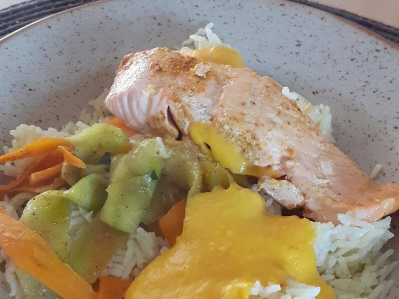 Cliquez pour zoomer ! Saumon sauce curry et tagliatelles de légumes Thermomix par dadywen