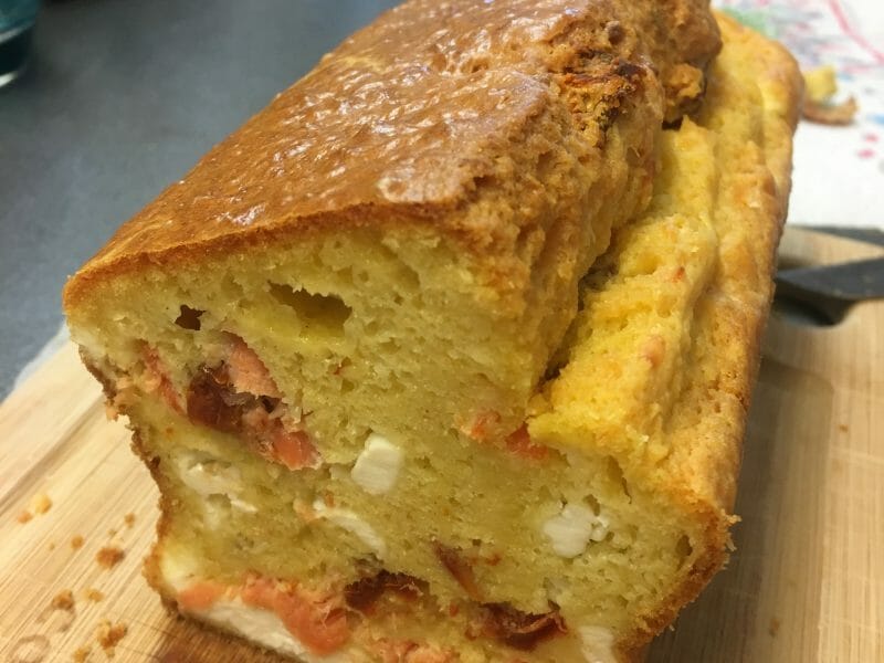 Cliquez pour zoomer ! Cake chèvre, noisettes et lardons Thermomix par martine54280